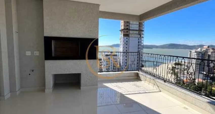 Cobertura próxima ao mar em Itapema