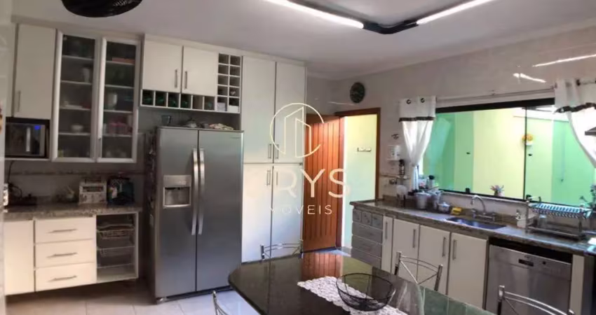 Imperdível casa de luxo na água fria, são paulo-sp: 3 quartos, 3 suítes, 4 banheiros, 4 vagas de garagem e 210m² de área.