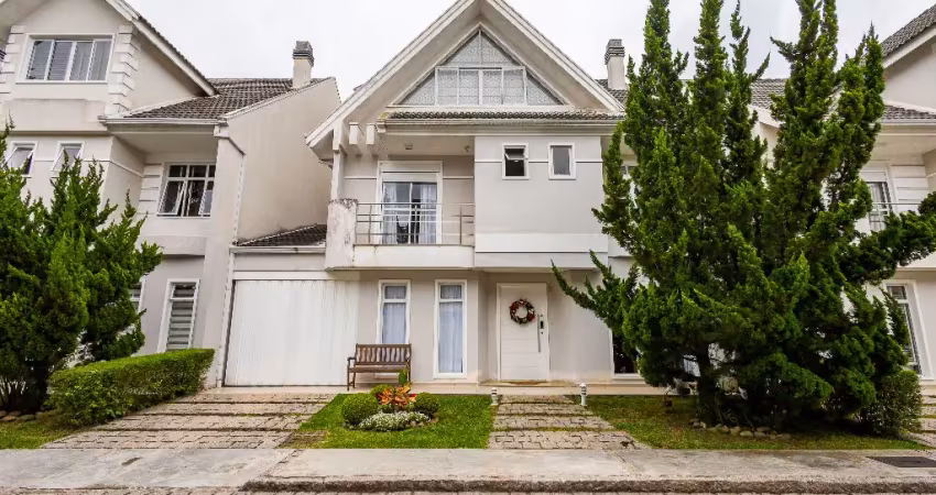 Triplex com 5 quartos, sendo 1 suite master e 4 demi-suítes, com 282 m² no Jardim Social - Curitiba-PR