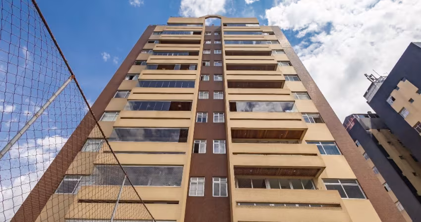 Apartamento 3 quartos no bacacheri mais dependência