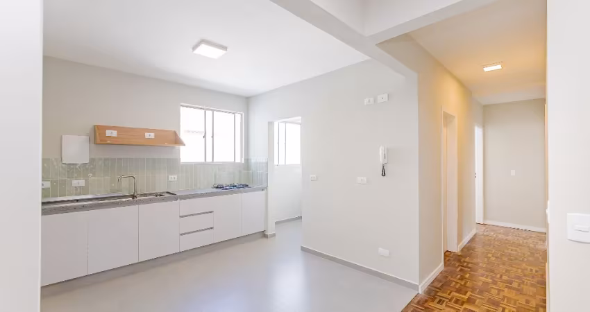 Apartamento 3 quartos, 1 vaga, sala ampla e cozinha aberta - Água Verde