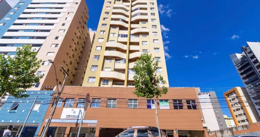 Apartamento Semimobiliado com 3 Quartos (1 Suíte) e 1 Vaga de Garagem - Bairro Água Verde, Curitiba - PR