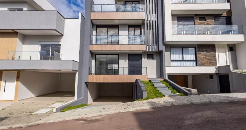 Residência em condomínio no Bairro Alto