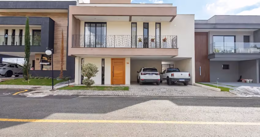 Casa ampla com Quintal em Condomínio - Campo Pequeno/Colombo