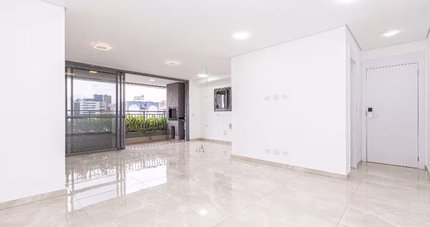 Apartamento com 3 quartos, 1 suíte, 2 vagas - Centro/Curitiba PR