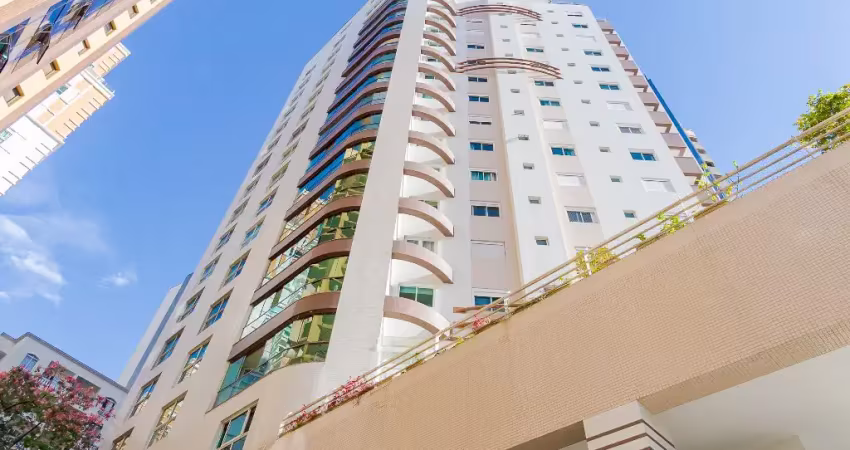 Apartamento Alto padrão -4 quartos - Água Verde/Batel