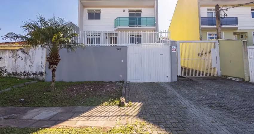 Triplex no Santa Cândida , totalmente reformado com 145 mt² com três quartos e uma suíte