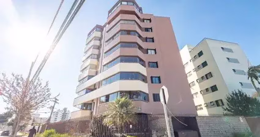 Apartamento com 3 quartos, sendo 1 suite e 2 vagas no juvevê.