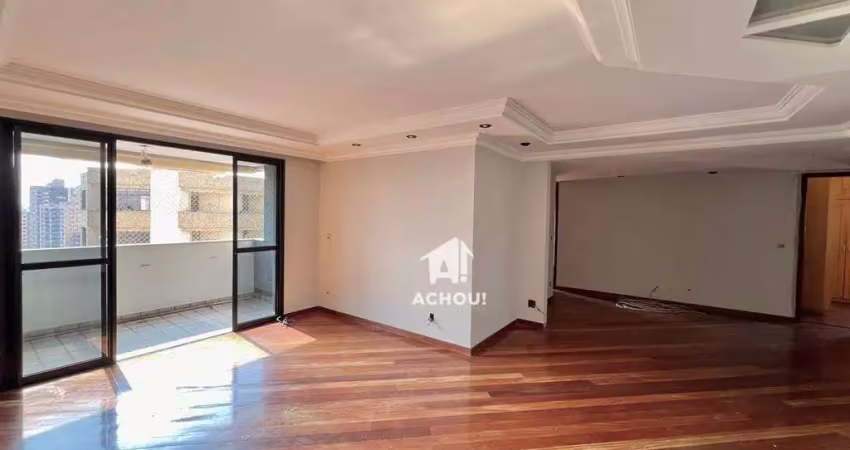 Andar alto, vista excelente, 3 suítes, prontinho para morar, 2 vagas e mais um depósito!