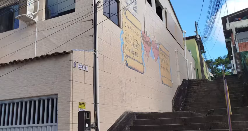 Casa/sobrado de 3 pavimentos com terraço panorâmico e energia solar - condomínio fechado ao lado da uneb
