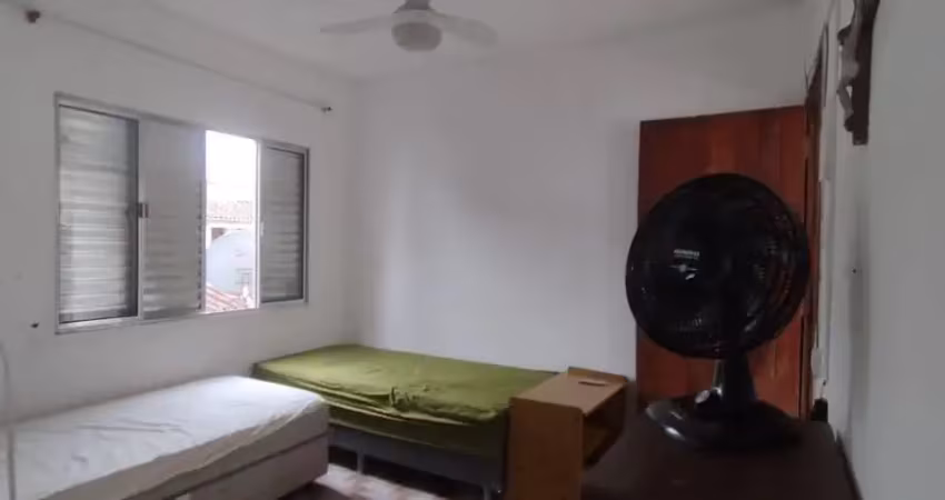 Kitnet 200 metros do mar com vaga de garagem no jardim marina