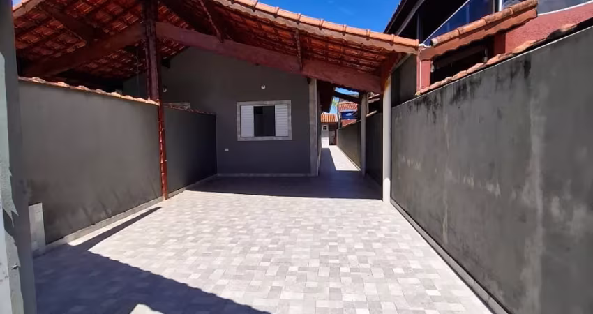 Casa 02 dormitorios com piscina, repasse bancario