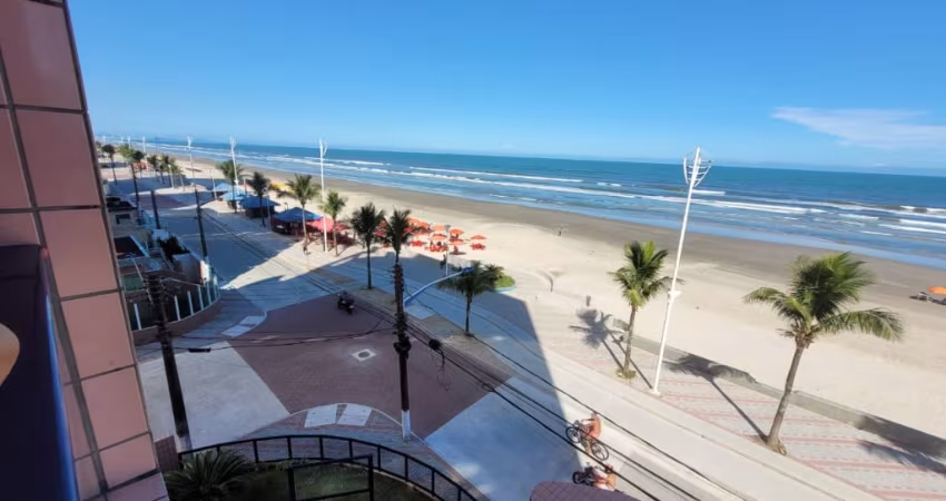 Apartamento 02 dormitorios, sacada frente mar