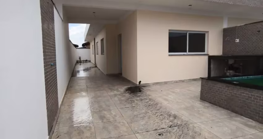 Casa nova 03 dormitorios piscina 800 metros do mar em itanhaém