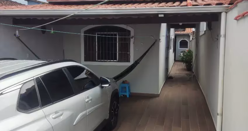 Casa 02 dormitorios em agenor de campos  300 metros da praia