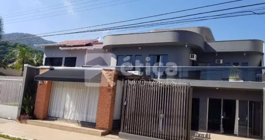 Casa alto padrão no Bairro mais nobre de Itajaí, Ressacada