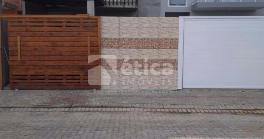 Sobrado Mobiliado de Excelente Qualidade com Ótima Localização em Ilhota-SC.