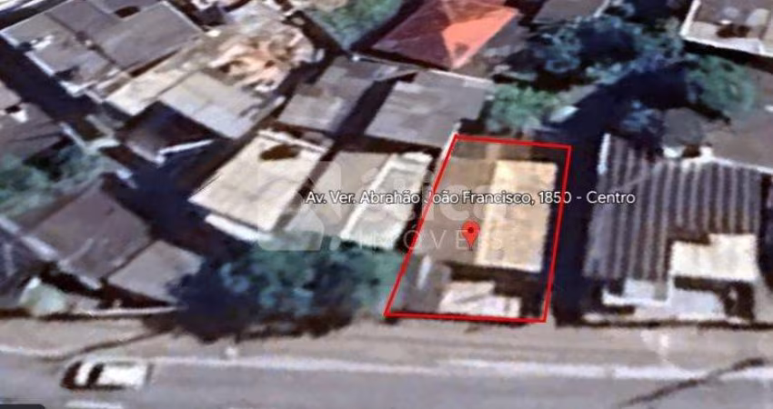 VENDE EXCELENTE TERRENO COM CASA DE MADEIRA NA CONTORNO SUL EM FRENTE A UNIVALI EM ITAJAÍ