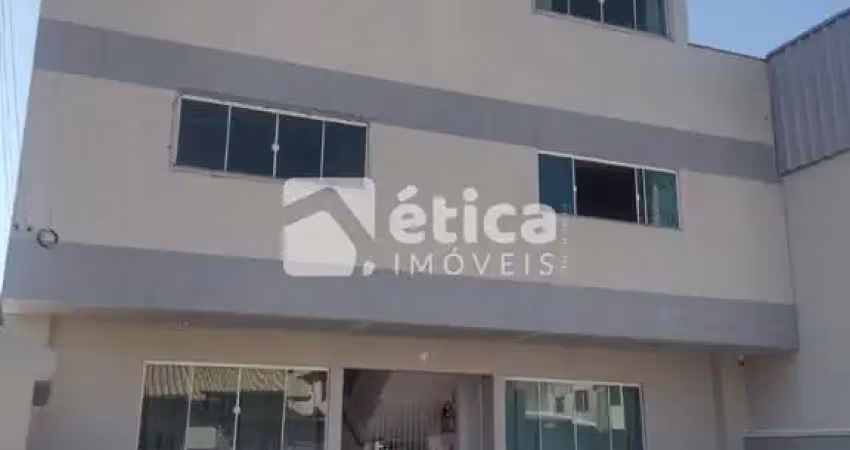 Apartamento de 02 dormitórios e  01 vaga de garagem no bairro fazendinha .