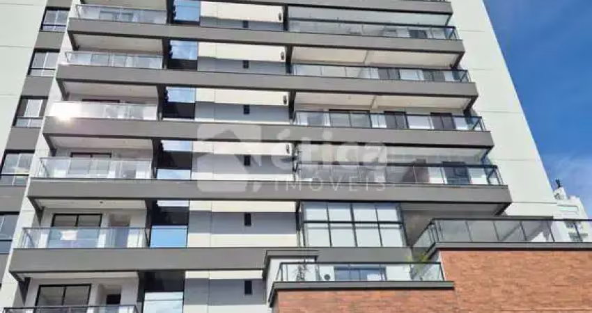 Apartamento  de 03 dormitórios  sendo 01 suíte    e 02 vagas para  locação na Vila Operária.