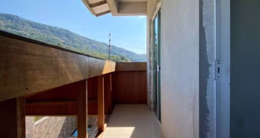 Casa com tranquilidade de sítio com estrutura de cidade