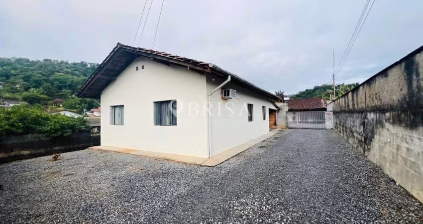 TERRENO COM 2 CASAS NO BAIRRO JARAGUÁ 99