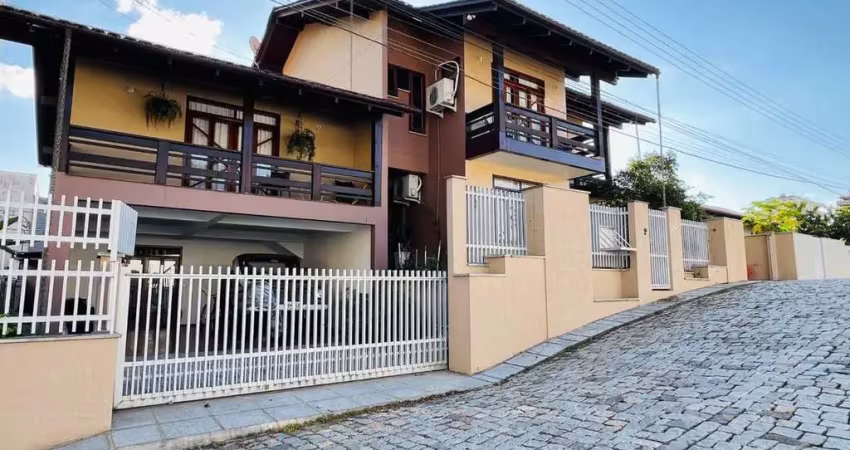 Casa com 7 quartos à venda na Vila Nova, Jaraguá do Sul 