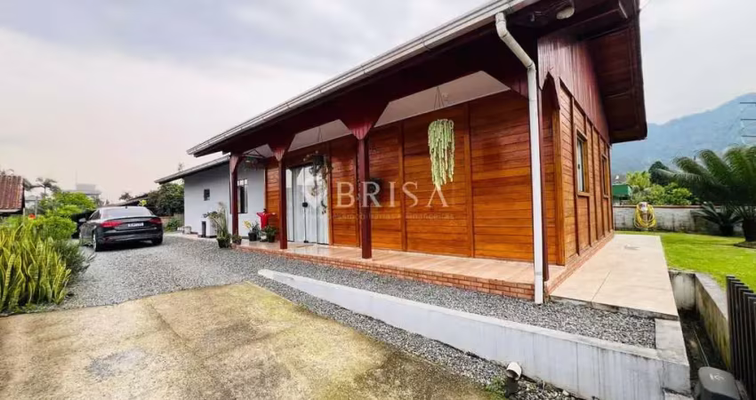 Casa com 4 quartos à venda na Vila Lalau, Jaraguá do Sul 