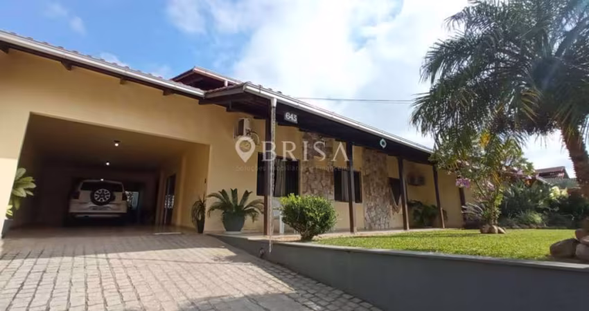 CASA COM PISCINA NO BAIRRO SÃO LUIS