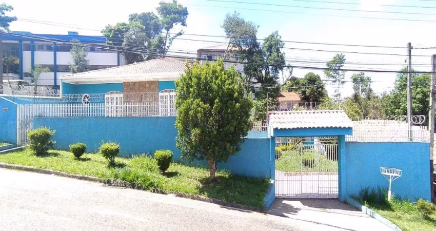 Casa a venda c/ amplo terreno, 05 quartos c/suíte no Santa Cândida/Boa Vista em Curitiba Pr