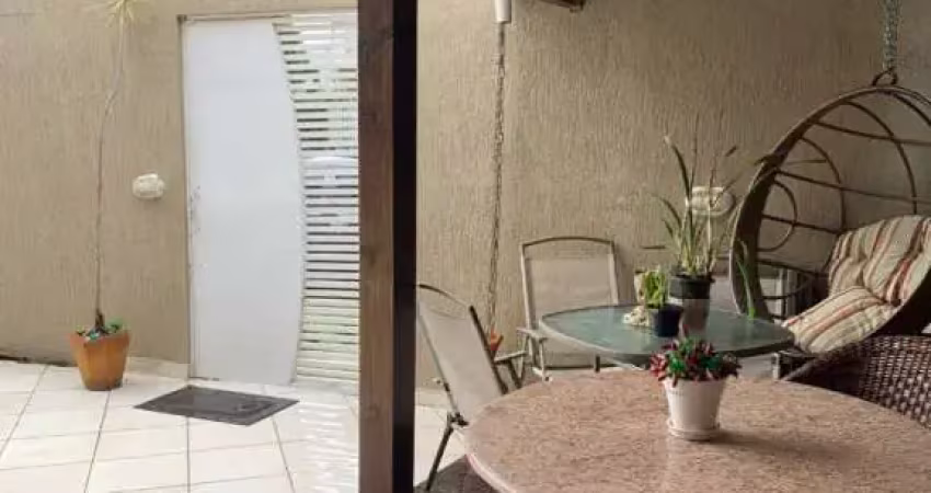 Casa com 3 quartos à venda na Rua General Theodorico Gonçalves Guimarães, Xaxim, Curitiba