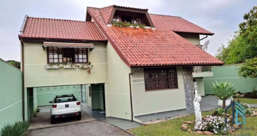 (PERMUTA) Casa a venda c/ático, ótima localização, 06 quartos c/suíte 8 vagas no Hauer em Curitiba PR