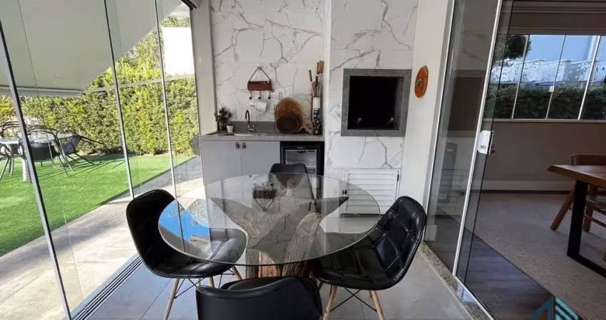 (permuta) casa 04 suítes sendo que uma das suítes fica no andar inferior térreo, em balneário camboriú sc