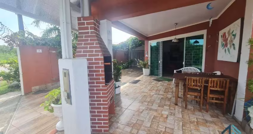 Sobrado mobiliado, 05 quartos sendo 03 suítes, Bom Retiro em Matinhos PR