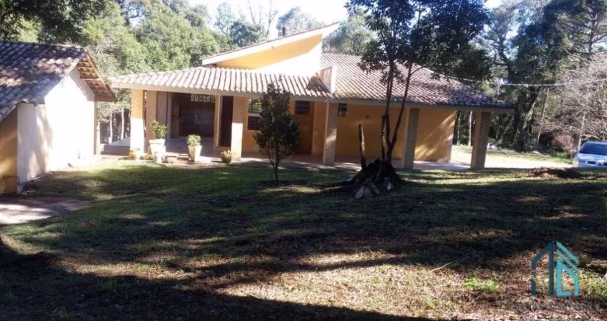 Chácara ótima localização a venda 02 casas, piscina, açude, salão de festas, em Mandirituba PR