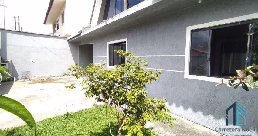 Casa linda com terreno amplo nos fundos, 03 quartos, ático, campo pequeno em colombo pr