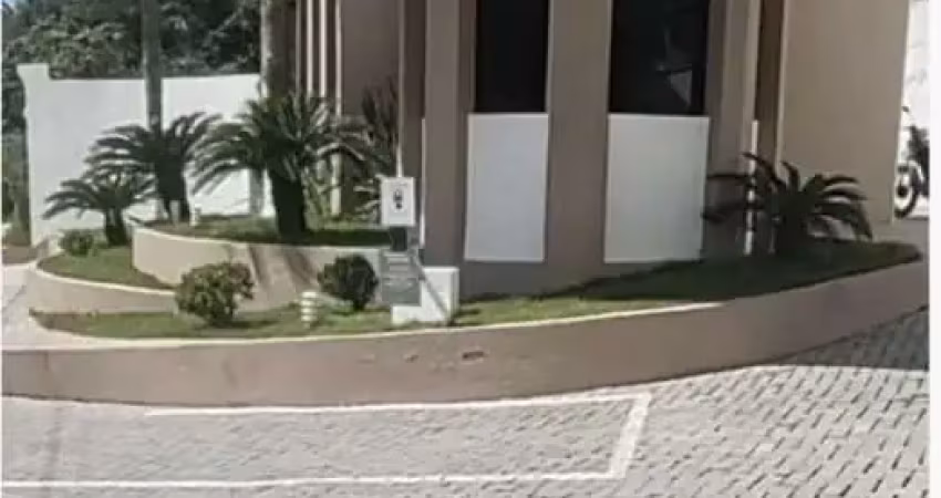 Casa em Condomínio, 03 suítes, 03 vagas, piscina aquecida, churrasqueira em Balneário Camboriú SC