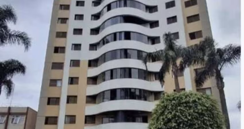 Apartamento 114 m², 03 quartos c/suíte, 02 vagas, localização privilegiada no Portão em Curitiba PR