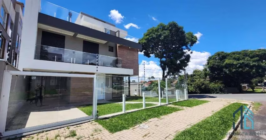 Sobrado alto padrão de esquina, com ático e terraço, 03 suítes, no Boa Vista em Curitiba PR