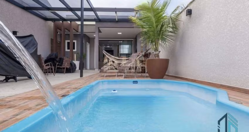 Casa Mobiliada, 03 quartos c/suíte, piscina, área de lazer, em Matinhos PR