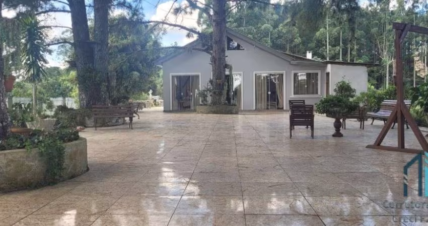 Chácara LINDA com 3 casas a venda 9.000m2, bem localizada em Contenda - PR