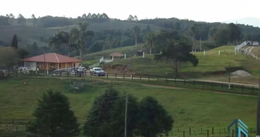 Sítio/haras com 52,00 área e 3.000m² área construída, barracões, 6 casas de funcionários, 29 cocheiras, em tijucas do sul - pr