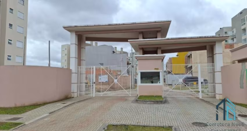 Casa de alvenaria, nova, em condomínio, Semi Mobiliada no Bacacheri em Curitiba PR