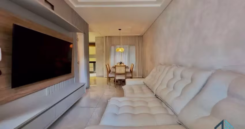 Sobrado triplex, 03 quartos c/suíte, terraço com área gourmet e banheiro no xaxim em curitiba pr