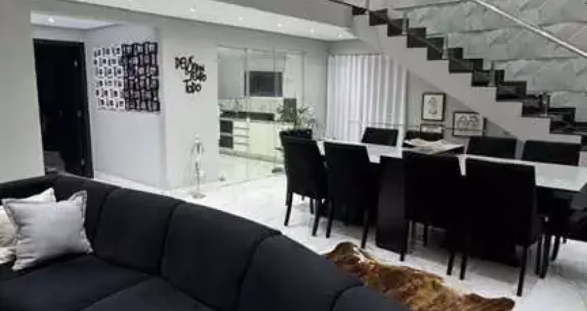 Casa em condomínio 100% mobiliada, decorada, 04 quartos c/suítes, no abranches em curitiba pr