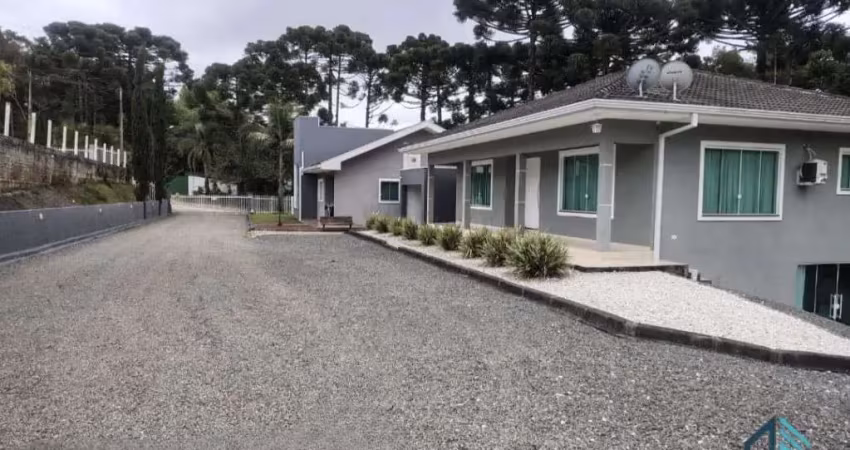 Chácara linda com 3.700m², semi mobiliada, 03 quartos, churrasqueira, em colombo - pr