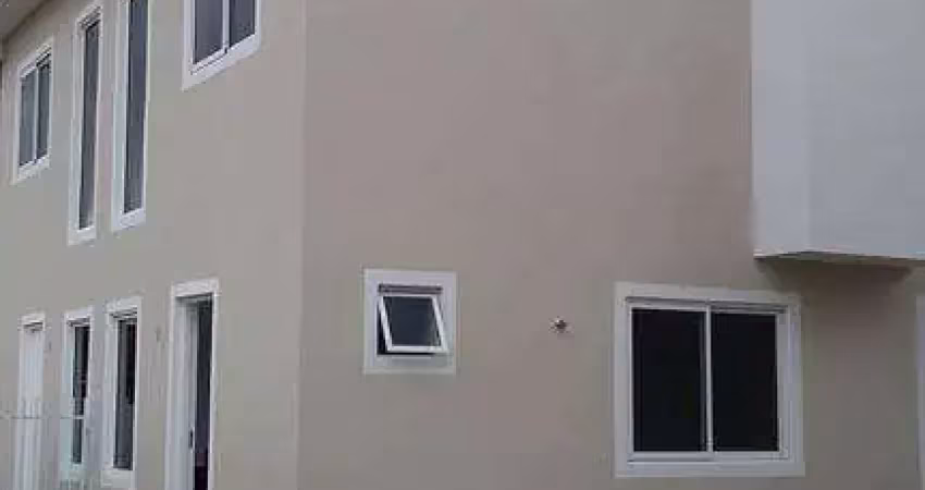 Sobrado com 2 dormitórios à venda, 94 m² por R$ 470.000,00 - Uberaba - Curitiba/PR