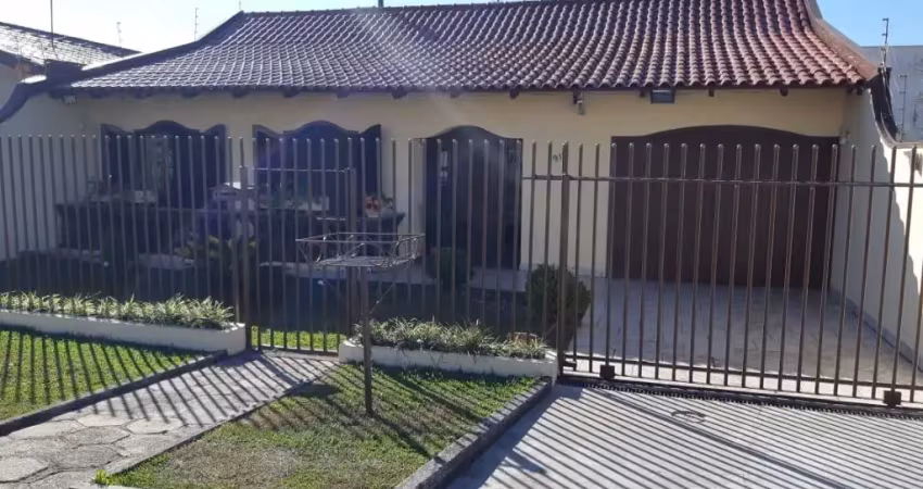 3 dormitórios, sendo 1 suíte, 3 banheiros, 4 vagas de garagem, mobiliado,