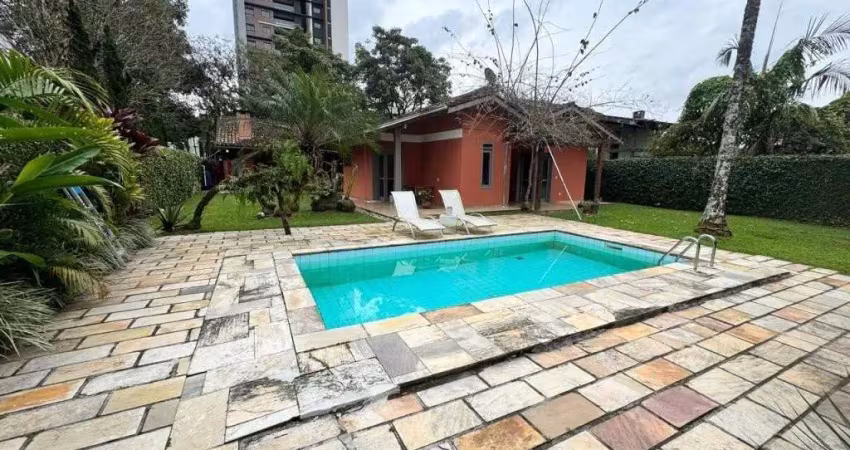 Casa com 3 quartos à venda no Glória, Joinville 