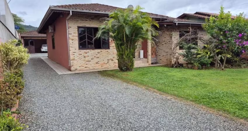 Casa com 4 quartos à venda na Rua Senador Rodrigo Lobo, 159, Iririú, Joinville